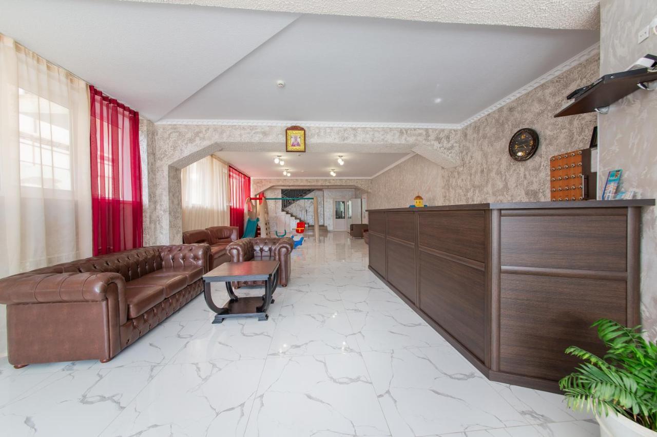 Гостевой Дом "Геракл " Hotel Vitjazevo Buitenkant foto